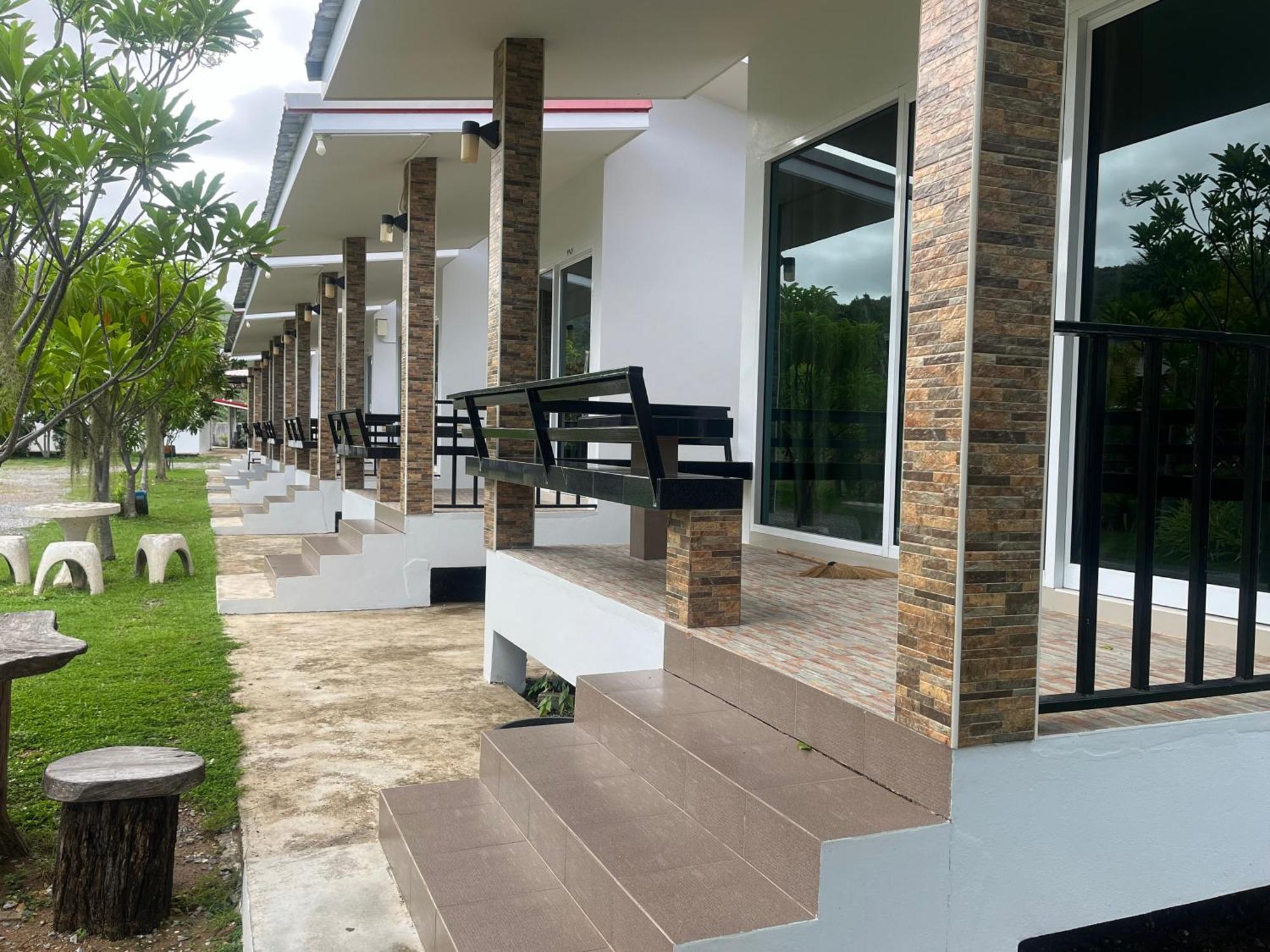 สุขสำราญรีสอร์ท หาดเจ้าหลาว จันทบุรี Exterior photo