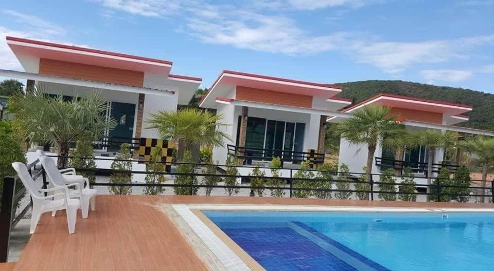 สุขสำราญรีสอร์ท หาดเจ้าหลาว จันทบุรี Exterior photo